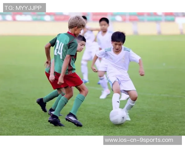 重生足球江湖再创辉煌少年梦想与激情交织的绿茵传奇